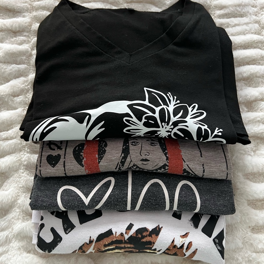 Lot of women’s graphic tees (4 shirts total)